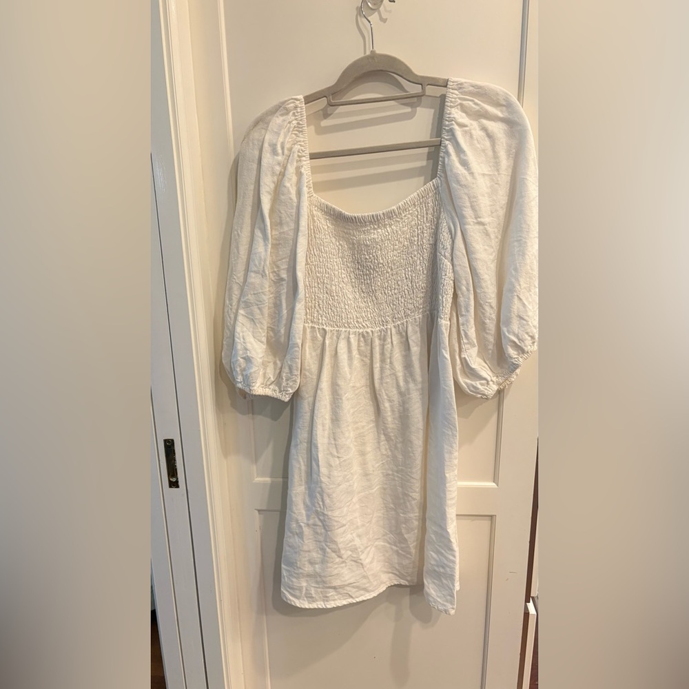 Tuckernuck White Smocked Ruched Blouse Size M